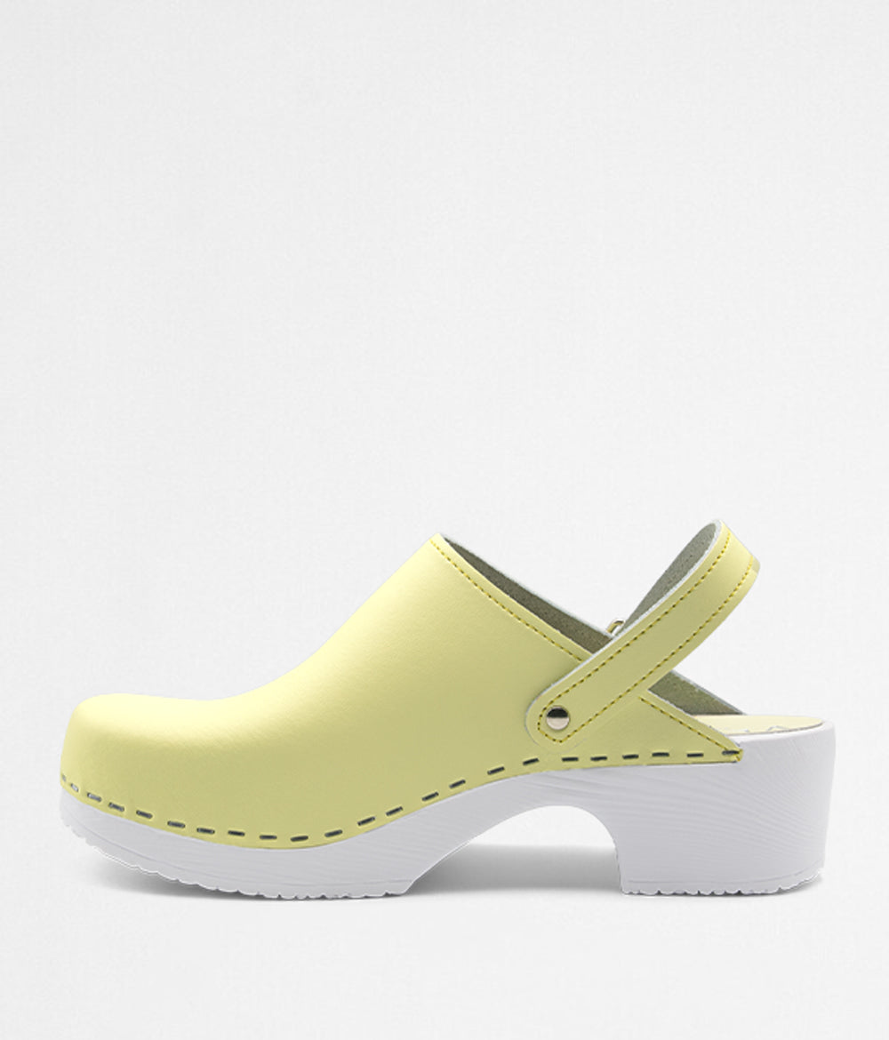 Comfort base clogs, mellow yellow, white base