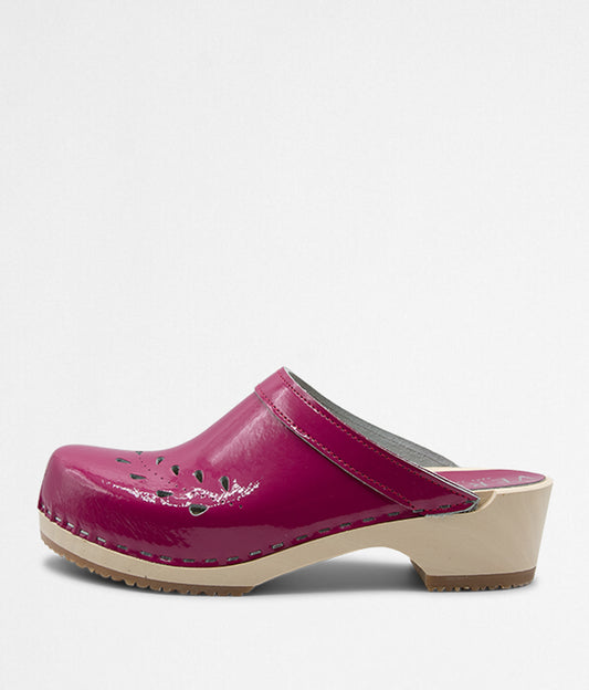 Viva magenta clog mules