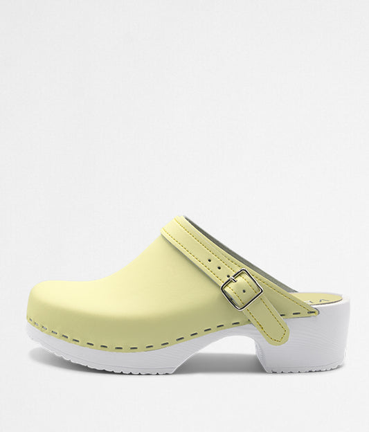 Comfort base clogs, mellow yellow, white base
